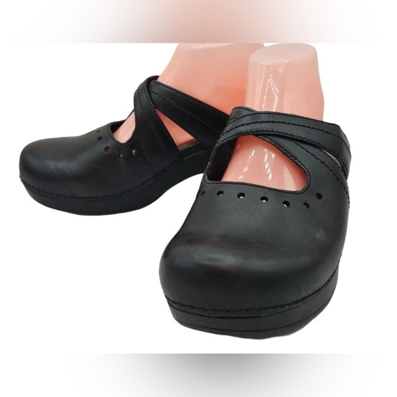Dansko Shoes - Dansko Black leather Mule Clogs size 41 US size 10/10.5
